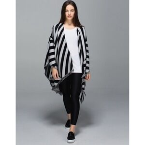 Lululemon Pranayama Scarf Wrap Black Nimbus Wool Poncho Shawl One Size O/S